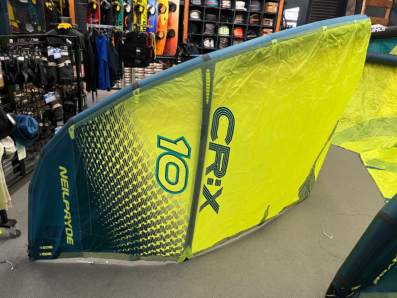 Load image into Gallery viewer, Neilpryde CRX 10m + 13m Kites + Bar KKU1804
