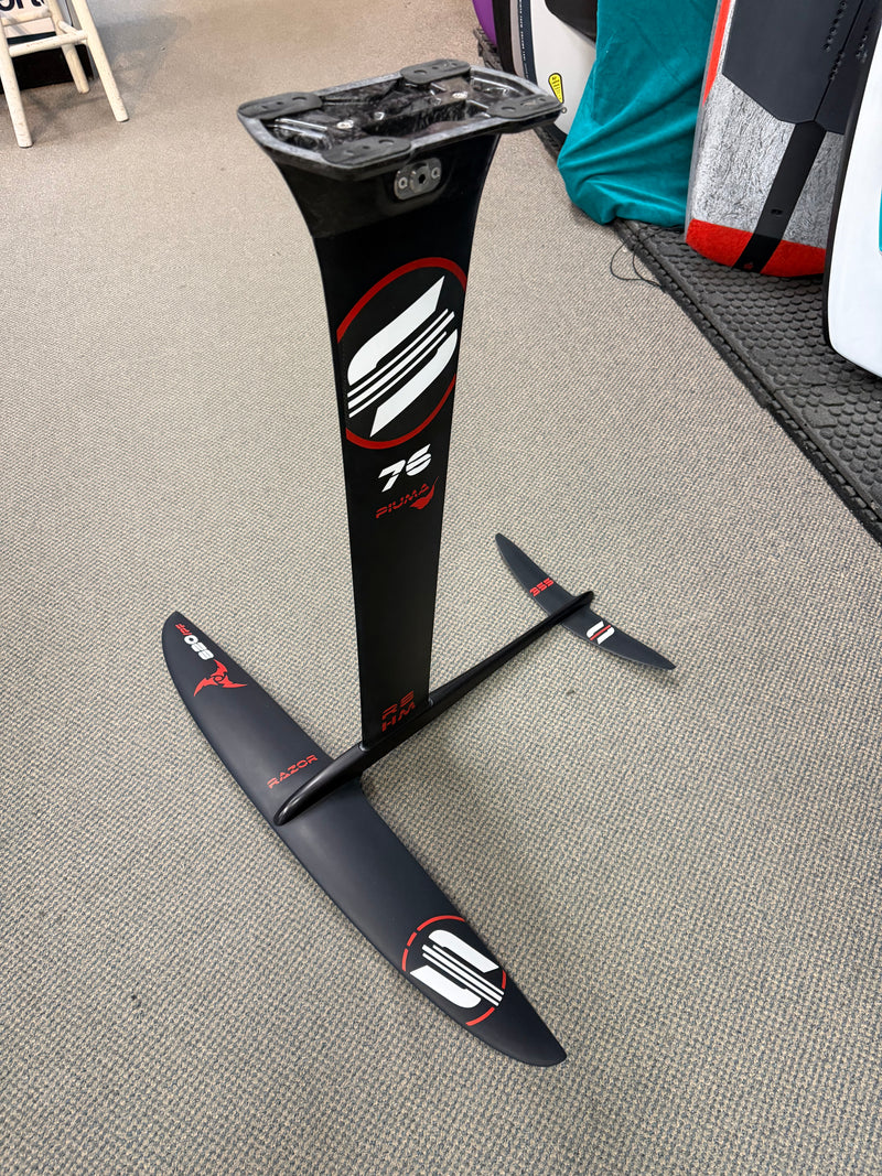 Load image into Gallery viewer, Sabfoil Razor 820 with 76cm Piuma Mast FFU255
