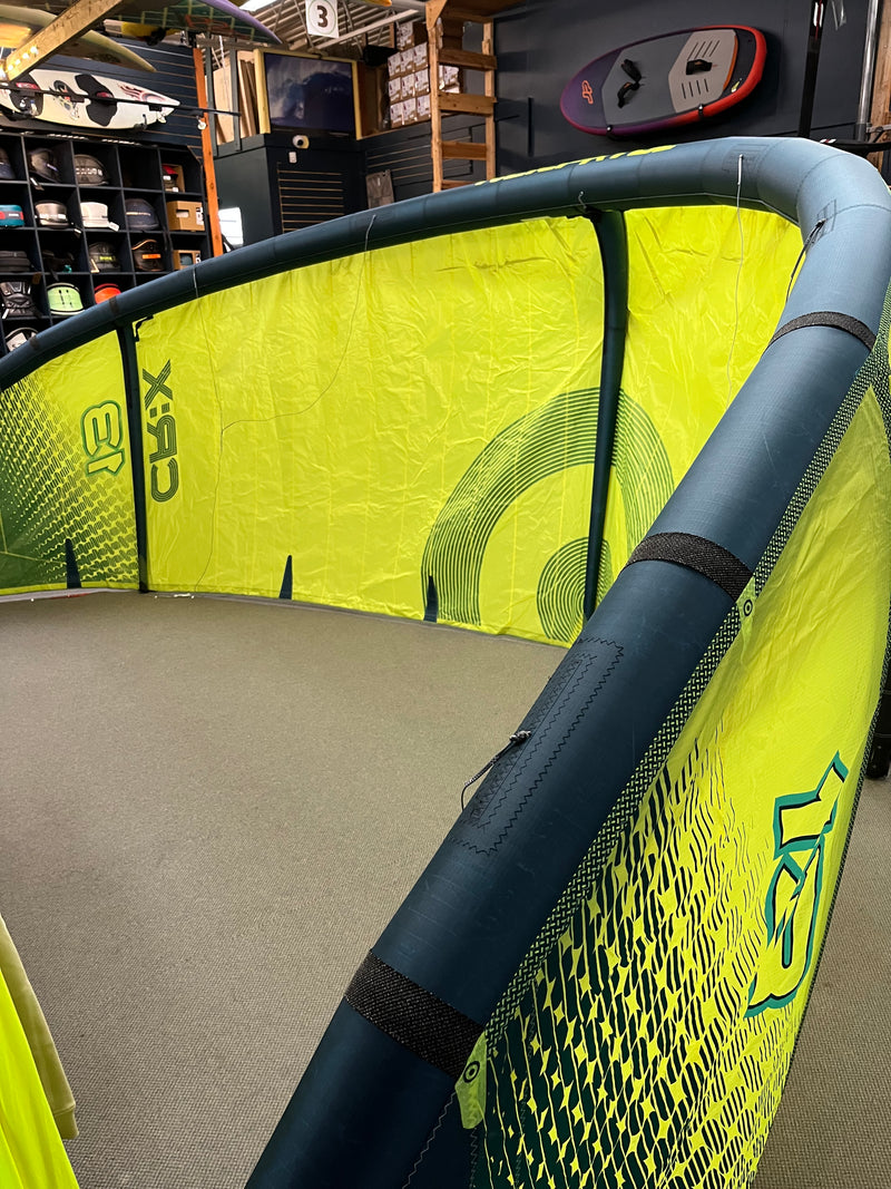 Load image into Gallery viewer, Neilpryde CRX 10m + 13m Kites + Bar KKU1804
