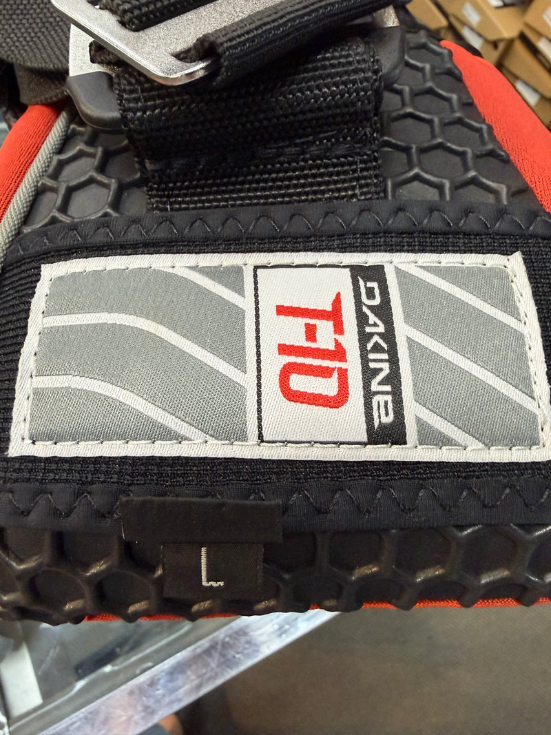 Load image into Gallery viewer, Dakine T-10 Harness Large WSU141
