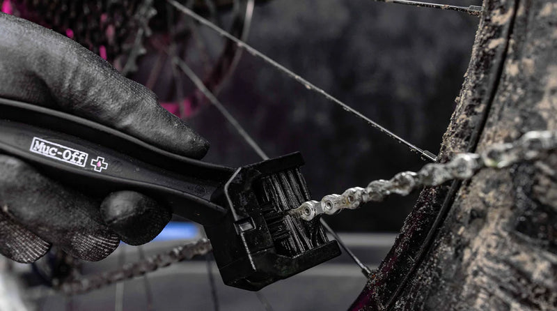 Load image into Gallery viewer, Muc-Off Chain Brush
